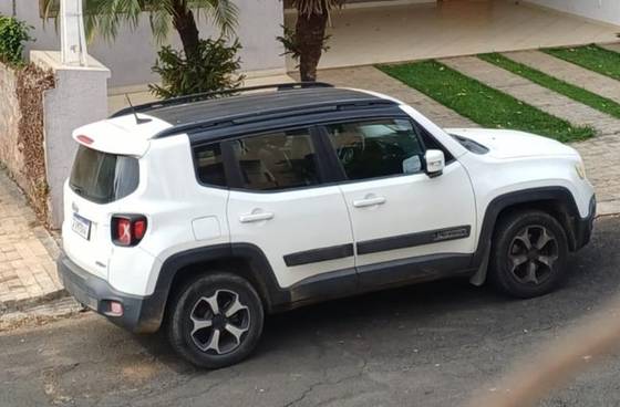 JEEP RENEGADE 2.0 16V TURBO DIESEL LONGITUDE 4P 4X4 AUTOMÁTICO JEEP RENEGADE 2.0 16V TURBO DIESEL LONGITUDE 4P 4X4 AUTOMÁTICO